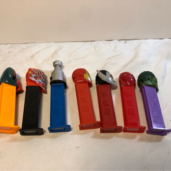Lot of 7 Vintage Pez Dispensers hockey, Spider-Man , Hulk, Dr. Strange Bugz - Picture 6 of 10